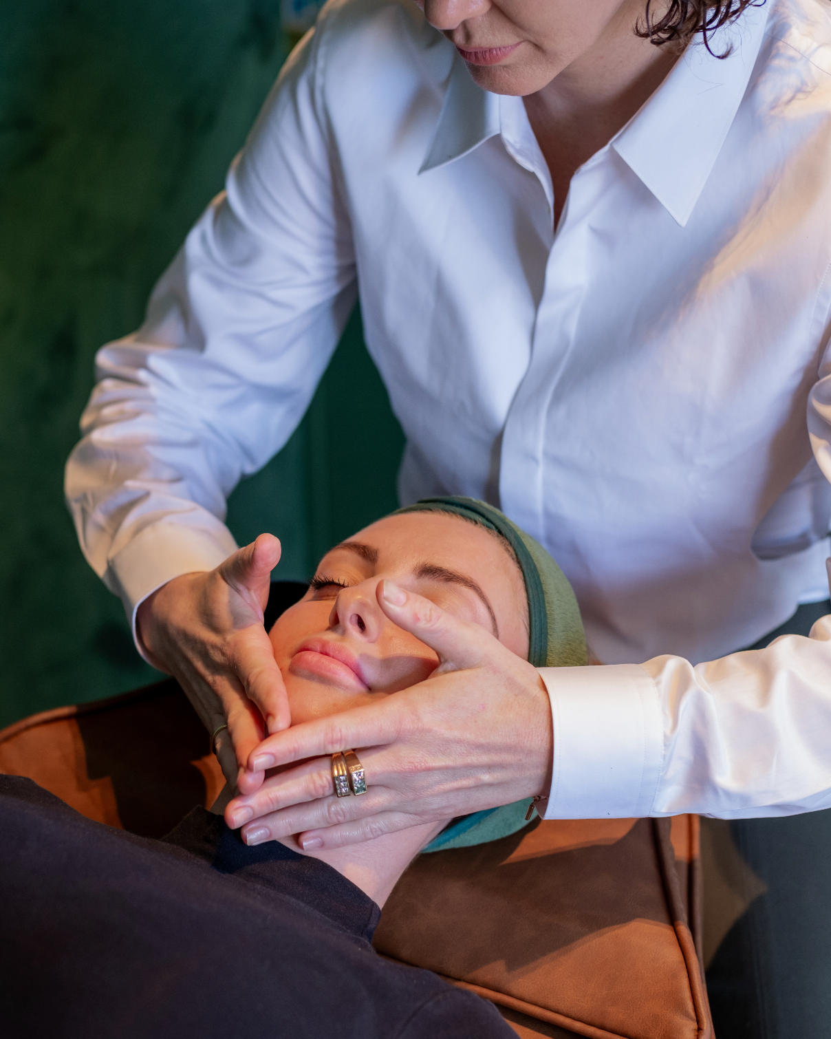 Advanced Anti-Ageing Facial